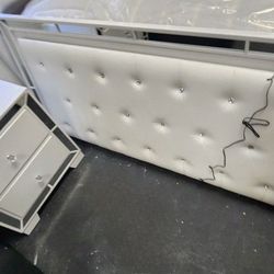 BEAUTIFUL WHITE LED BEDFRAME FROM GLITZ AND GLAM COLLECTION!!
