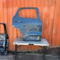 2022-2026 Ford Escape Door