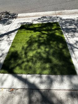 Fake grass for patio or balcony
