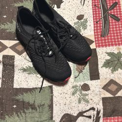 Men’s Black Tennis Shoes… Size 12