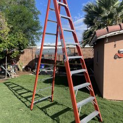 10 feet fiberglass ladder