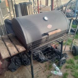 Se Vende Asador De Carvon