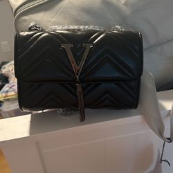 EVVE Small Classic Quilted Crossbody/Purse 