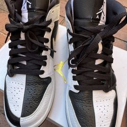 Nike Air Jordan 1 Mid SE 'Homage' White Black Women's Size 8