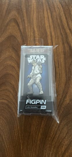 FiGPiN Star Wars A New Hope Luke Skywalker #699 *locked*