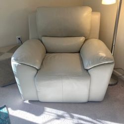 Jennifer convertibles Butter Soft Leather 3 Peace Reclining set