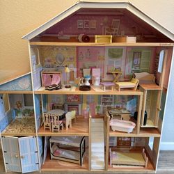 Girls Doll House 