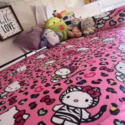 Hello Kitty Twin Quilt 
