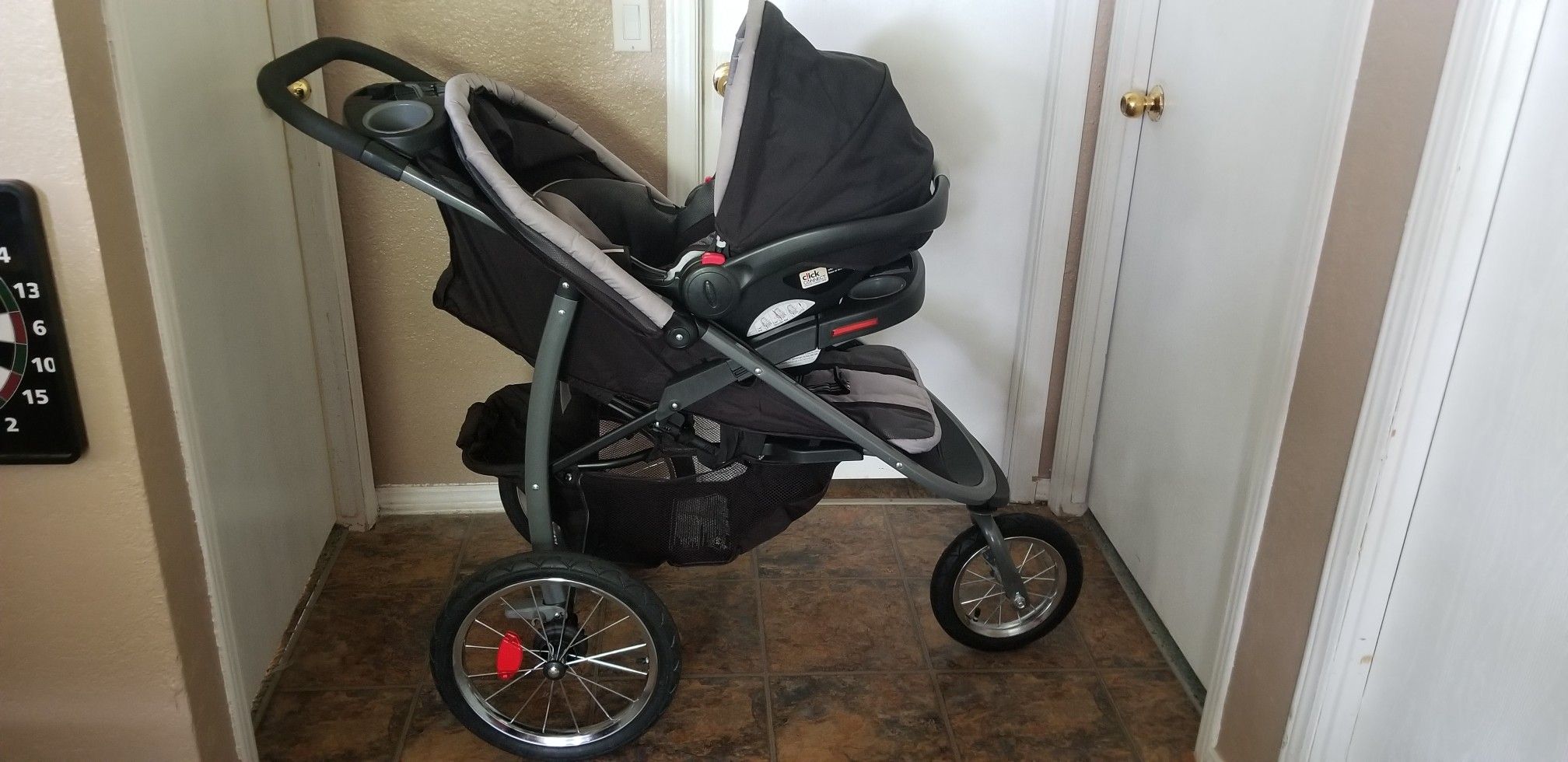 Graco Click Connect Jogger & Car Seat with base