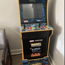 MARVEL Super Heroes Arcade 1Up Limited Edition WITH stool! 