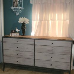 1950's/1960's Vintage dresser! Designed by Paul Mc Cobb/Winchendon Furniture