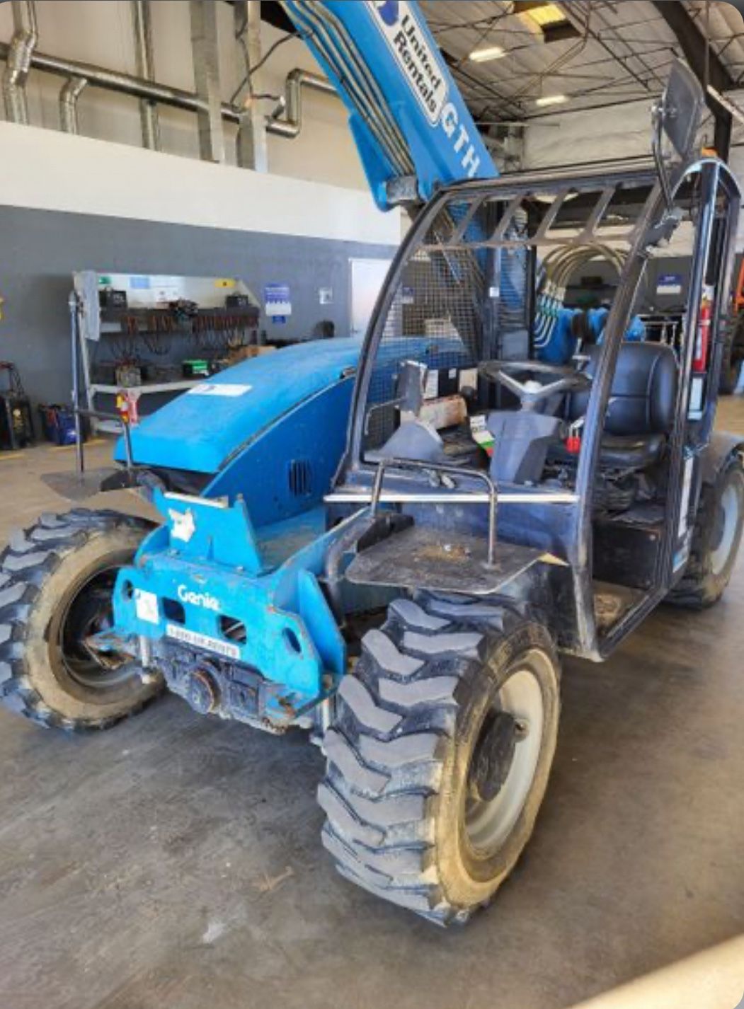 FORKLIFT VARIABLE REACH 5000# 20'