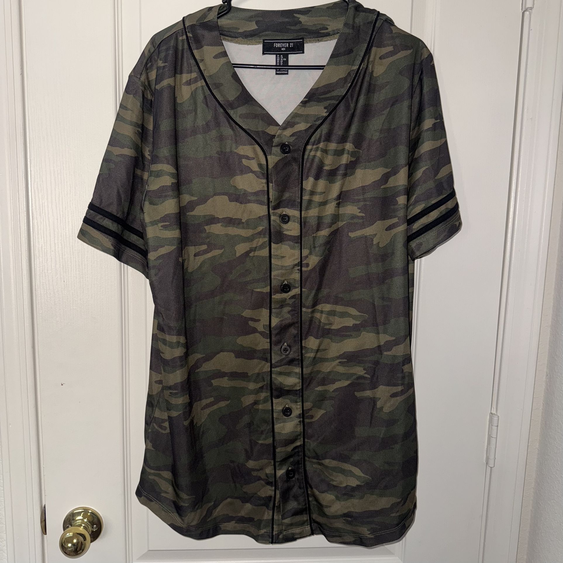 Men’s Forever 21 Camouflage Baseball Jersey