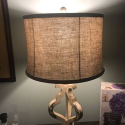 Three-way table lamp