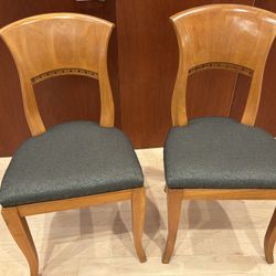 Set Of 2 (no Armrest) And 2 (with Armrests) Dining Chairs