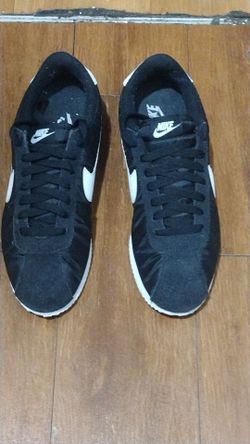 10.5 Nike Cortez