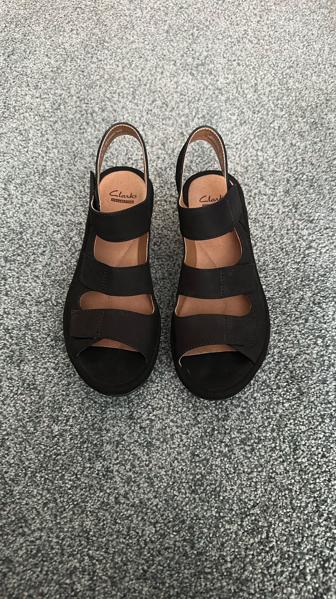 New Women’s Clarks Cushioned Sandals Size 6B Black