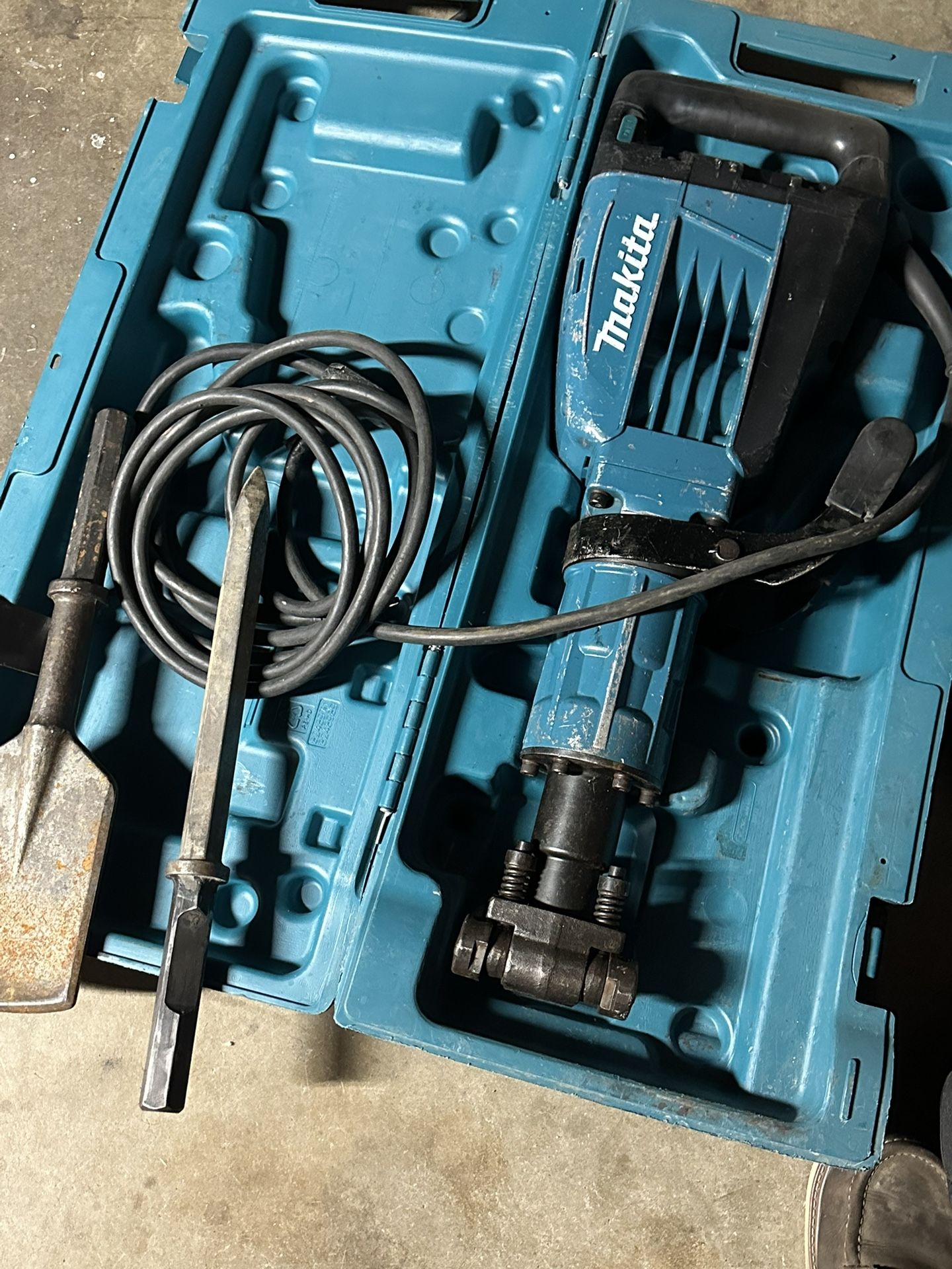 Makita Dem Hammer