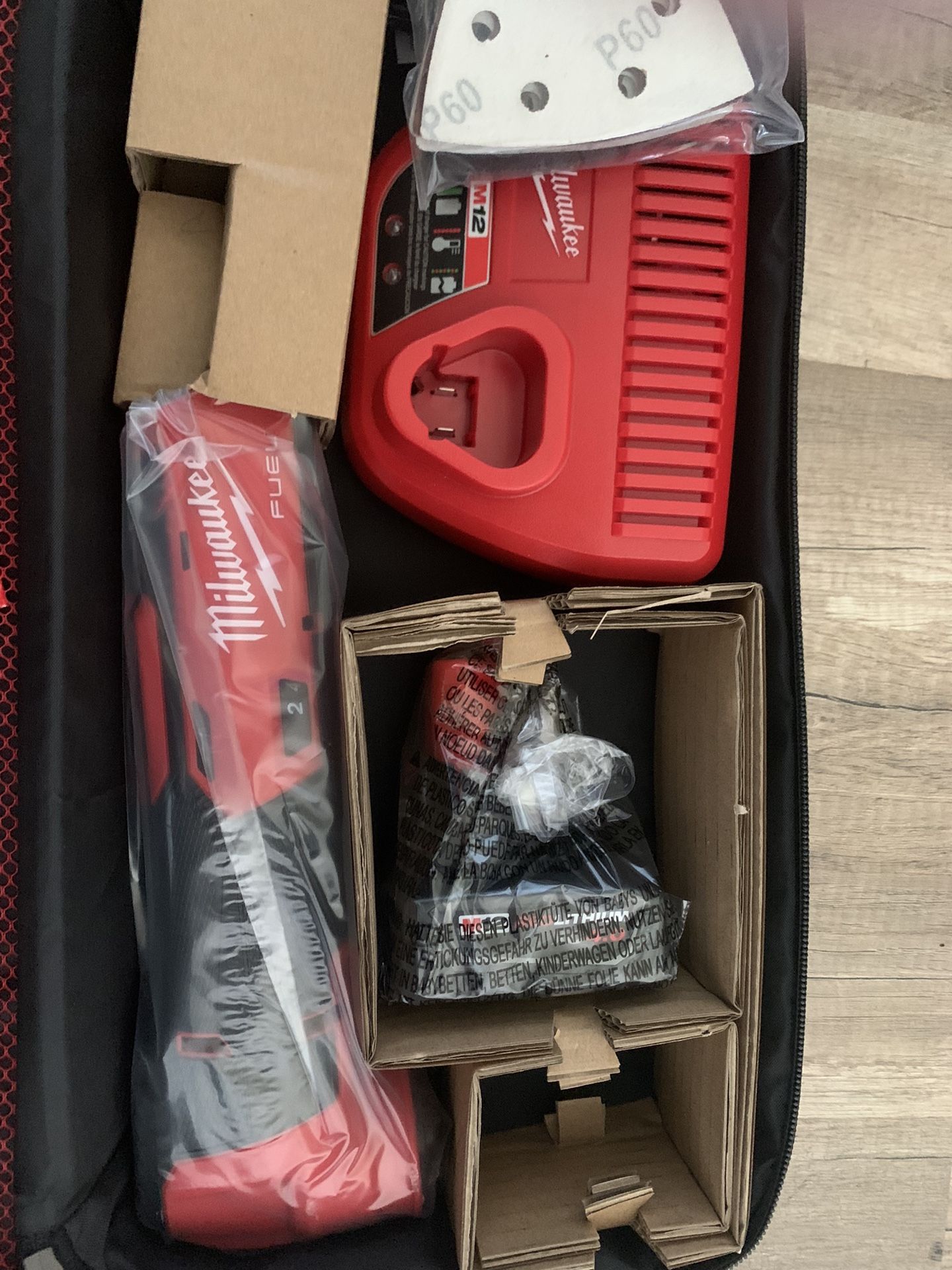 Milwaukee M12 FUEL 12V Lithium-Ion Cordless Oscillating Multi-Tool Kit w/ Compact 2.0 Ah Battery
