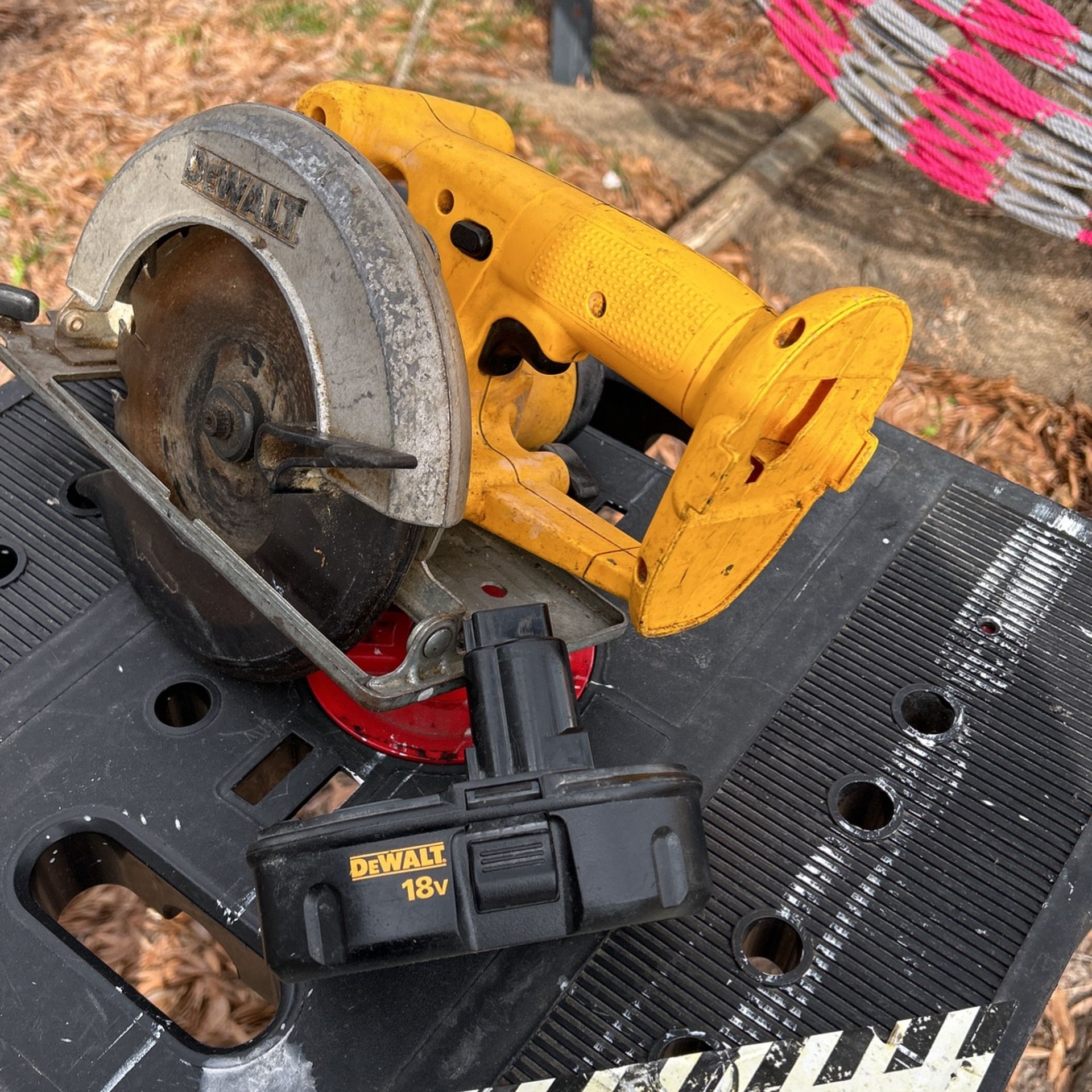 18 V DeWalt Circular Saw