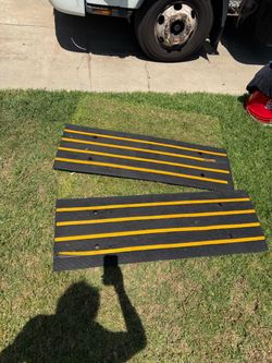 VEVOR Rubber Driveway Ramps