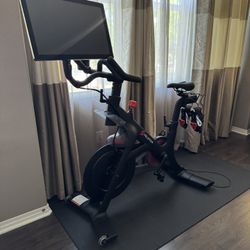 *SALE* Peloton Bike For sale