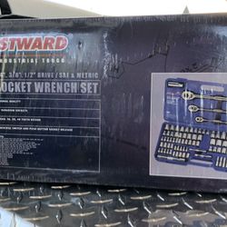 NEW 89 PC  Metric & SAE, 1/4, 3/8 1/2 Drive