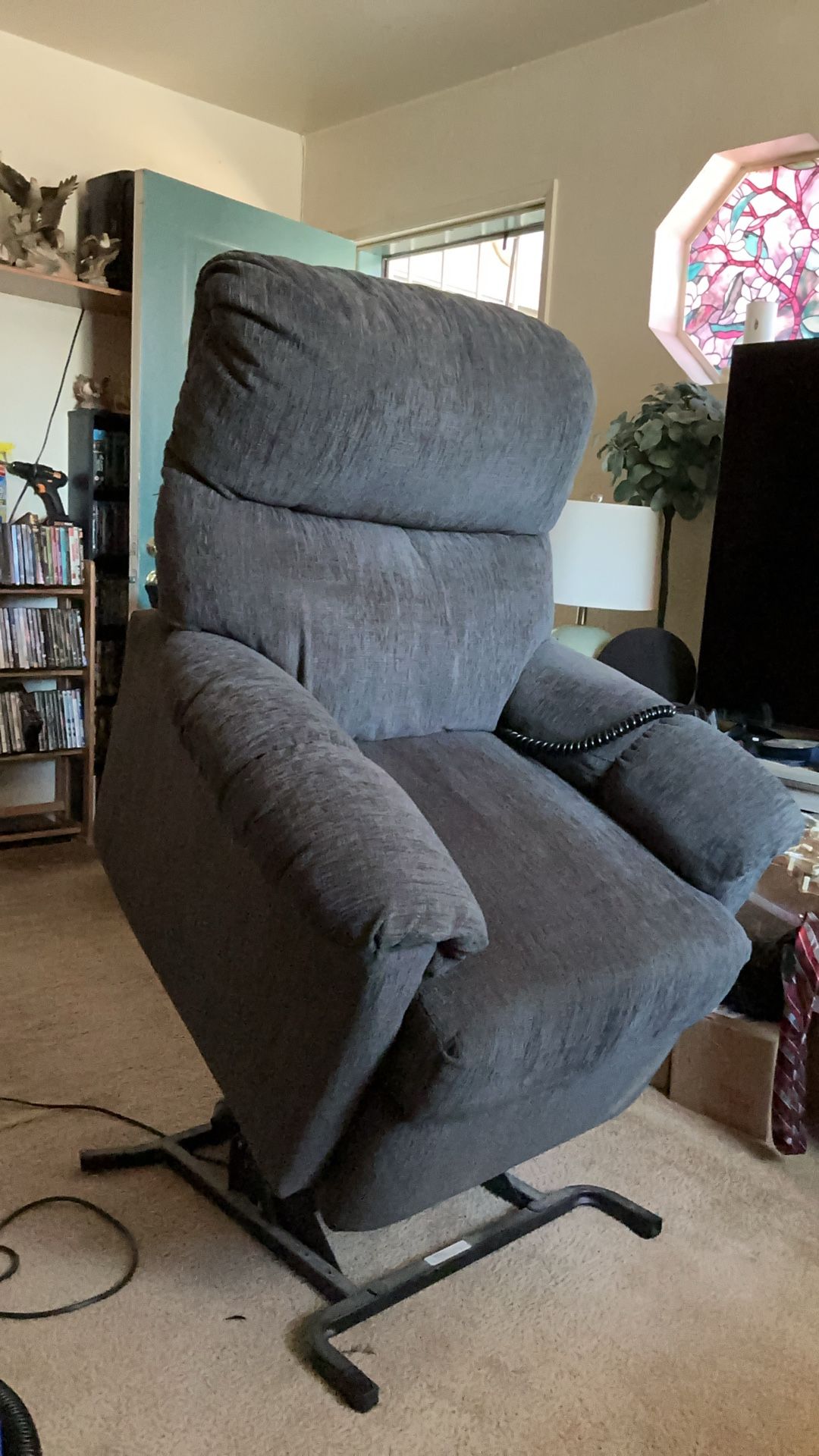 Lift chair for handicap people cannot stand or get up