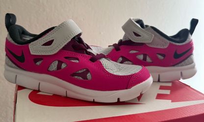 10c girls Nikes $30 new