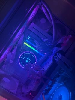 WHITE RGB GAMING PC SETUP – RYZEN 7 7800X3D / RX 7700 XT 12GB / 32GB DDR5