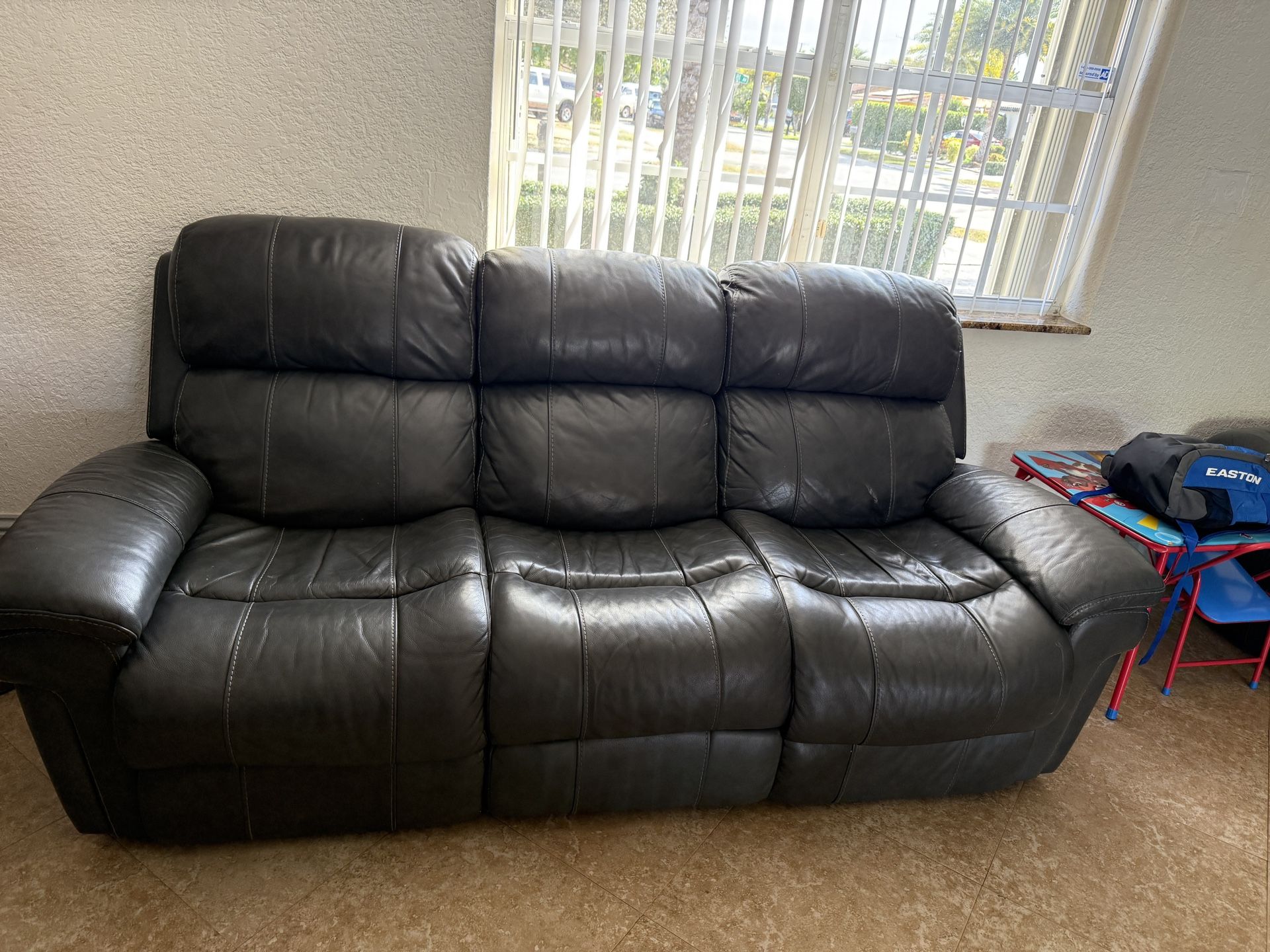 Dos Sofá Reclinables