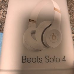 Beats Solo 4