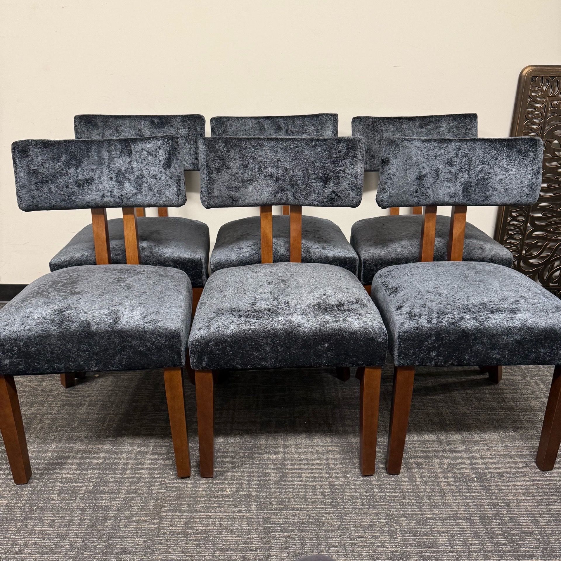 Set of 6 dining chairs