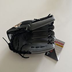 Wilson A2000 Snakeskin 12” infield fastpitch softball glove