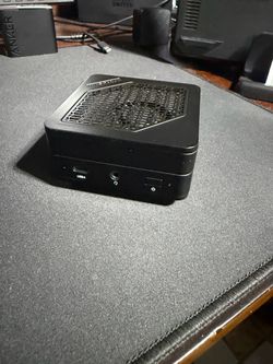 Minisforum EM780 Ryzen 7 7840u 32GB DDR5 1TB nvme