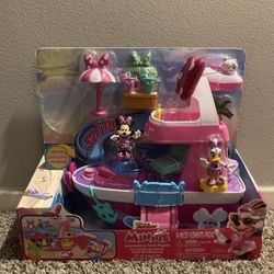 Minnie Mouse Bowdazzling Yacht Playset 