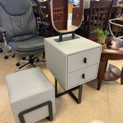 Very Cute Single Seater Upholstered Vanity Set