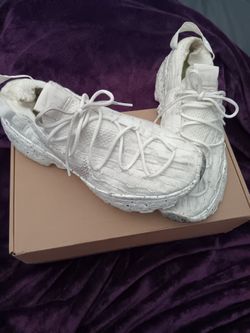 Nikes Space Hippie 04