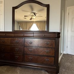 QUEEN Ashley 9pcs Bedroom Collection 