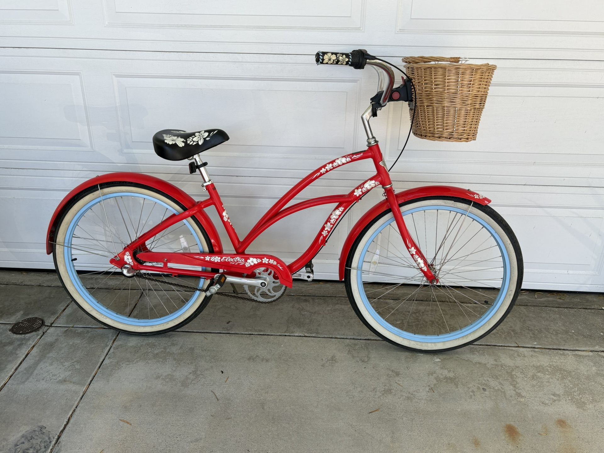 Beautiful 3 Speed Aluminum Frame Electra Hawaii Beach Cruiser Bike