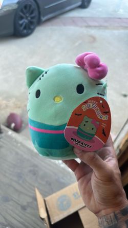Hello Kitty Squishmallow