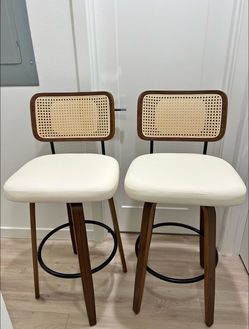 Set of two Rattan Swivel Bar Stool