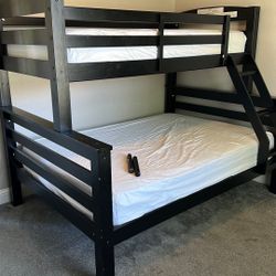 Twin/full Bunk Bed 