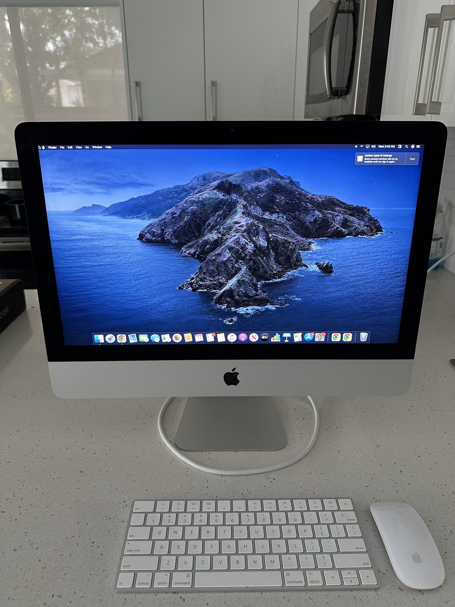 Apple iMac 21.5” Retina 4K (2019) – Great Condition, Barely Used