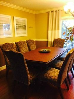 Formal dining table and 8 chairs, extendable