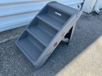 Foldable Grey Plastic 4 Step Pet Dog Cat Ladder! Like new! 15in wide 19in tall. Can hold over 100lbs