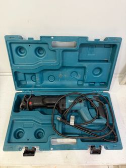 Makita JR3050T 11-amp corded reciprocating saw