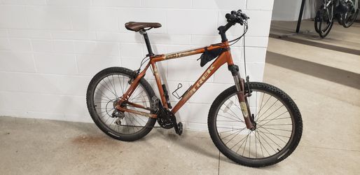 21" Trek Mountain Bike & Accessories