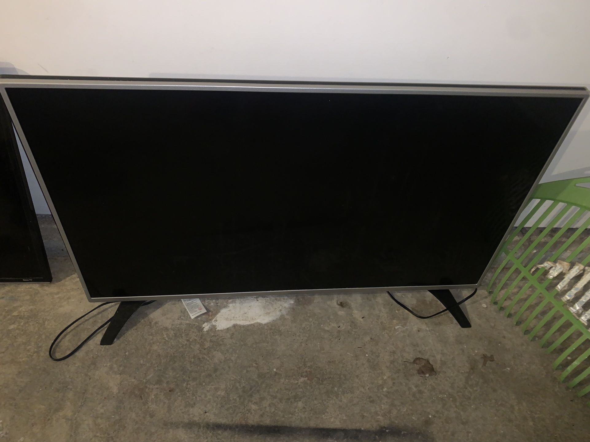 LG Smart TV 38 Inch 