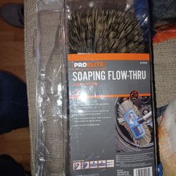 Shaping FLOW-THRU WASH BRUSH